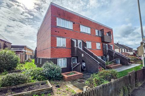 2 bedroom maisonette for sale, Brentwood Road, Romford, RM1