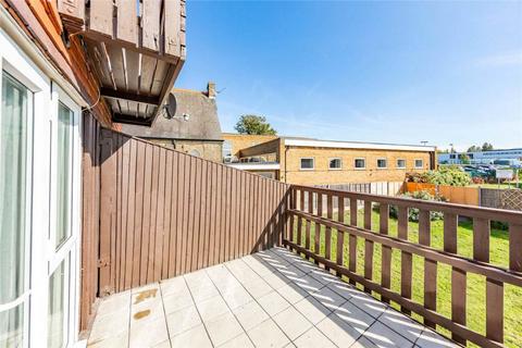 2 bedroom maisonette for sale, Brentwood Road, Romford, RM1