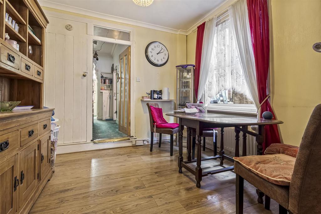 26 St Matthews Road-004.JPG