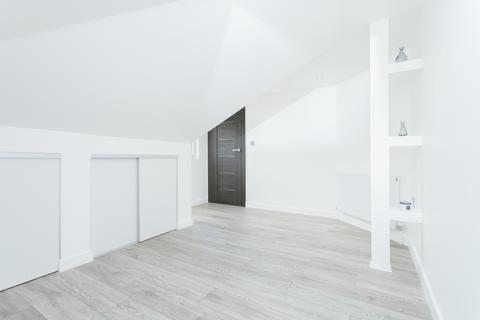 2 bedroom flat to rent, Methuen Park London N10