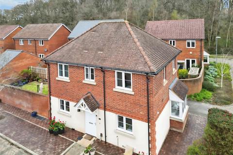 3 bedroom detached house for sale, Redstart Croft, Berkshire RG12