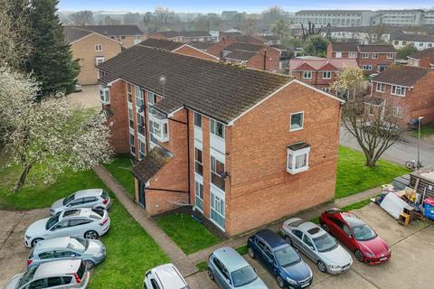 2 bedroom flat for sale, Trotwood, Chigwell IG7
