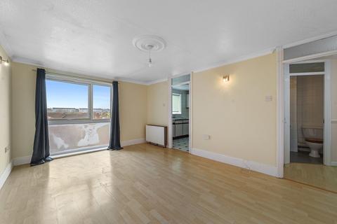 2 bedroom flat for sale, Trotwood, Chigwell IG7