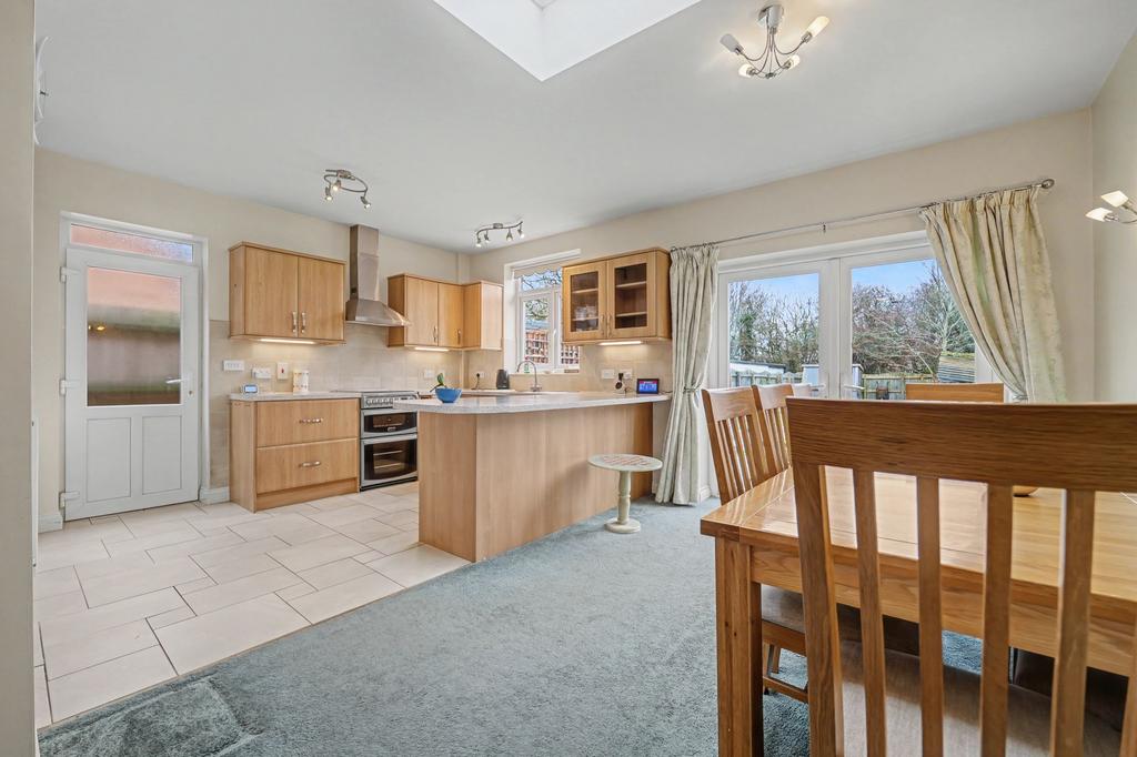 Dining kitchen
