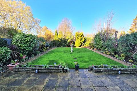 3 bedroom detached house for sale, Hazel Gardens, Edgware HA8
