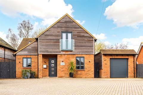 4 bedroom detached house for sale, New Inn Lane, Gawcott, Buckingham, MK18