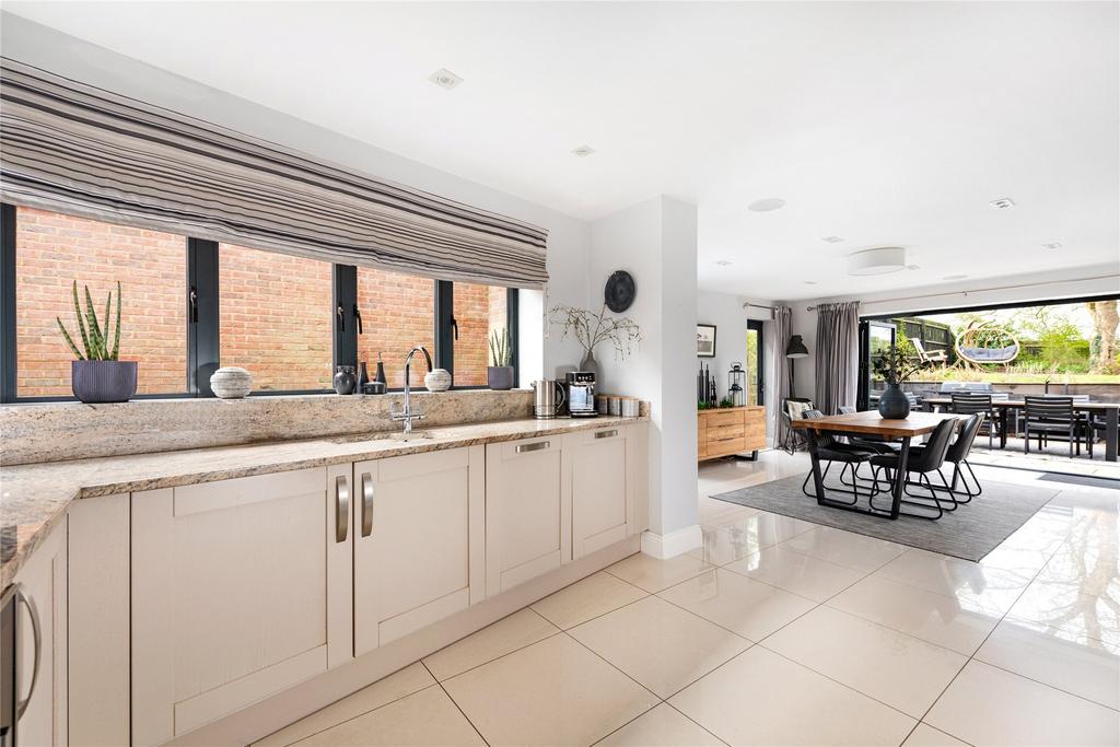 Kitchen/Dining