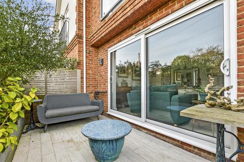 2 bedroom ground floor flat for sale, 5 Seacroft Road, Broadstairs CT10