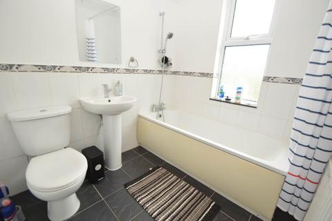 undefined, DOUBLE BEDROOM IN ADDLESTONE HOUSE SHARE