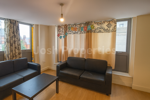 2 bedroom flat for sale, Clements Road, Ilford IG1