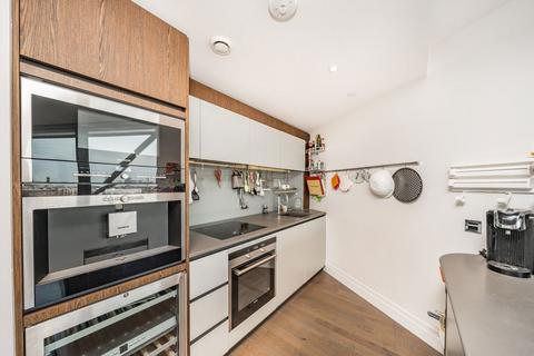 2 bedroom flat to rent, Riverlight Quay, London SW11