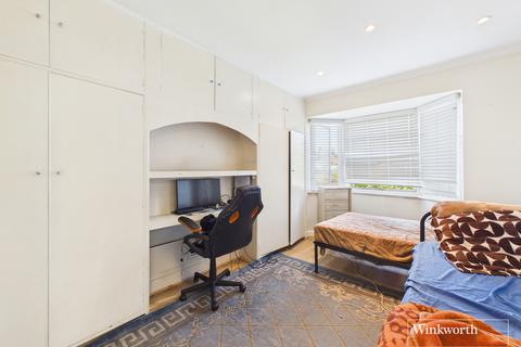 3 bedroom semi-detached house for sale, Greenway Gardens, London NW9