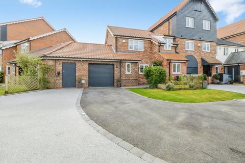 3 bedroom townhouse for sale, Park Lane, Burton Waters, Lincoln