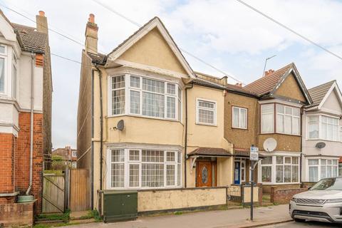 4 bedroom end of terrace house for sale, Fairview Road, Norbury, London, SW16