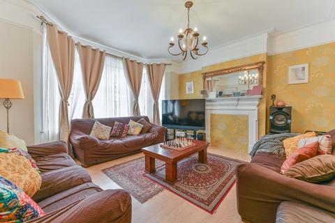 4 bedroom end of terrace house for sale, Fairview Road, Norbury, London, SW16
