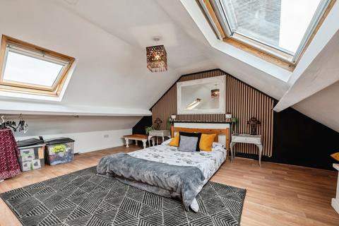 4 bedroom end of terrace house for sale, Mitchell Avenue, NEWQUAY, Cornwall, TR7