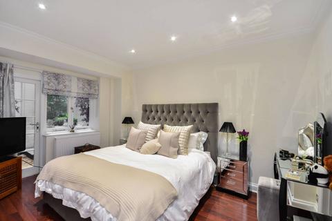 2 bedroom flat to rent, Lennox Gardens, Knightsbridge, London, SW1X