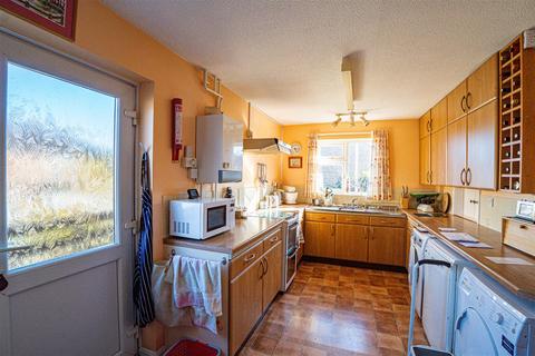 4 bedroom detached house for sale, Winterbourne Close, Hastings