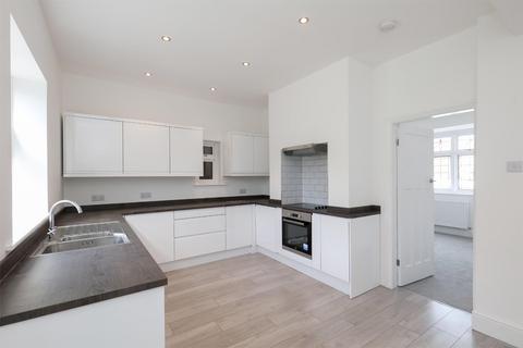 3 bedroom house to rent, Queens Road, Sheffield