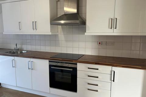2 bedroom flat to rent, 73B Market PlacePocklingtonYO42 2AE