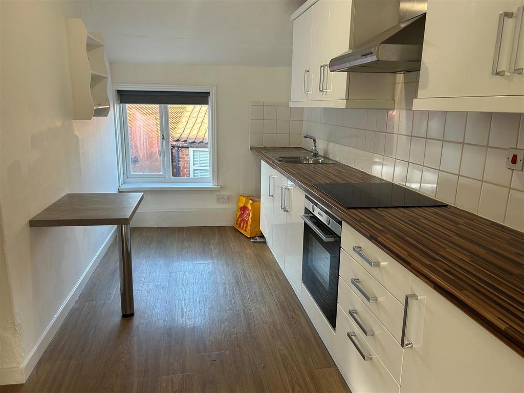 Kitchen 1.jpg