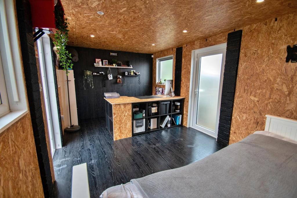 Garage/Studio