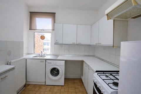 2 bedroom apartment to rent, Meads Road, London, N22