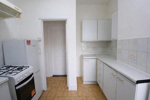 2 bedroom apartment to rent, Meads Road, London, N22