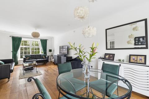 4 bedroom townhouse for sale, Mansard Close, Pinner, HA5