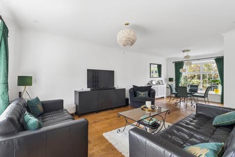 4 bedroom townhouse for sale, Mansard Close, Pinner, HA5