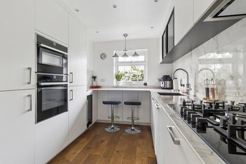 4 bedroom townhouse for sale, Mansard Close, Pinner, HA5