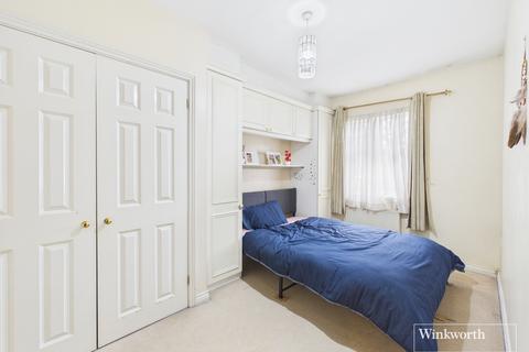 3 bedroom terraced house for sale, Honeypot Lane, London NW9