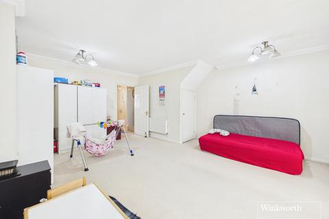 3 bedroom terraced house for sale, Honeypot Lane, London NW9