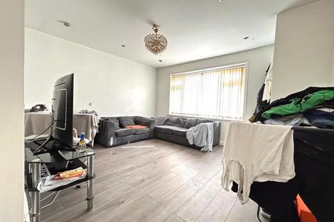 3 bedroom semi-detached house for sale, Foundry Walk, Leeds LS8