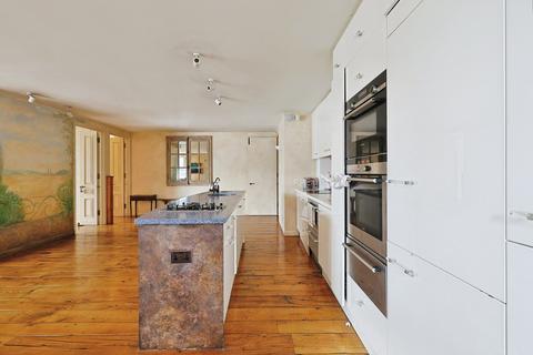 2 bedroom flat for sale, Battersea Church Road, London, SW11