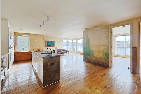 2 bedroom flat for sale, Battersea Church Road, London, SW11