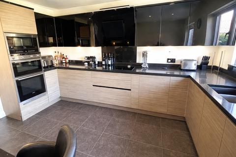 4 bedroom detached house for sale, Hesley Grange, Scholes
