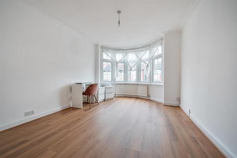 undefined, The Gardens, Harrow HA1