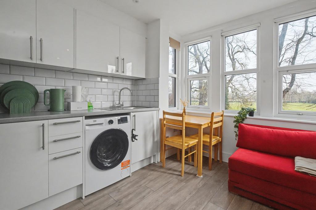 Flat 4 Studio - Angle 2