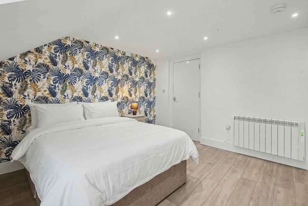 Flat 5 - Bedroom Angle 2