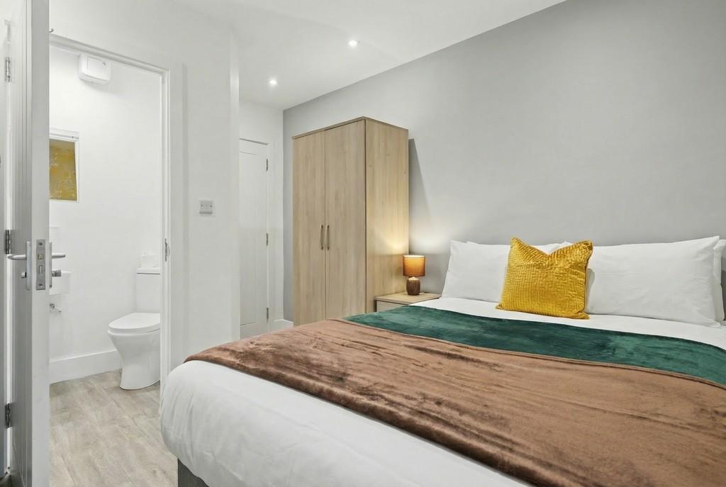 Flat 1 - Bedroom Angle 2