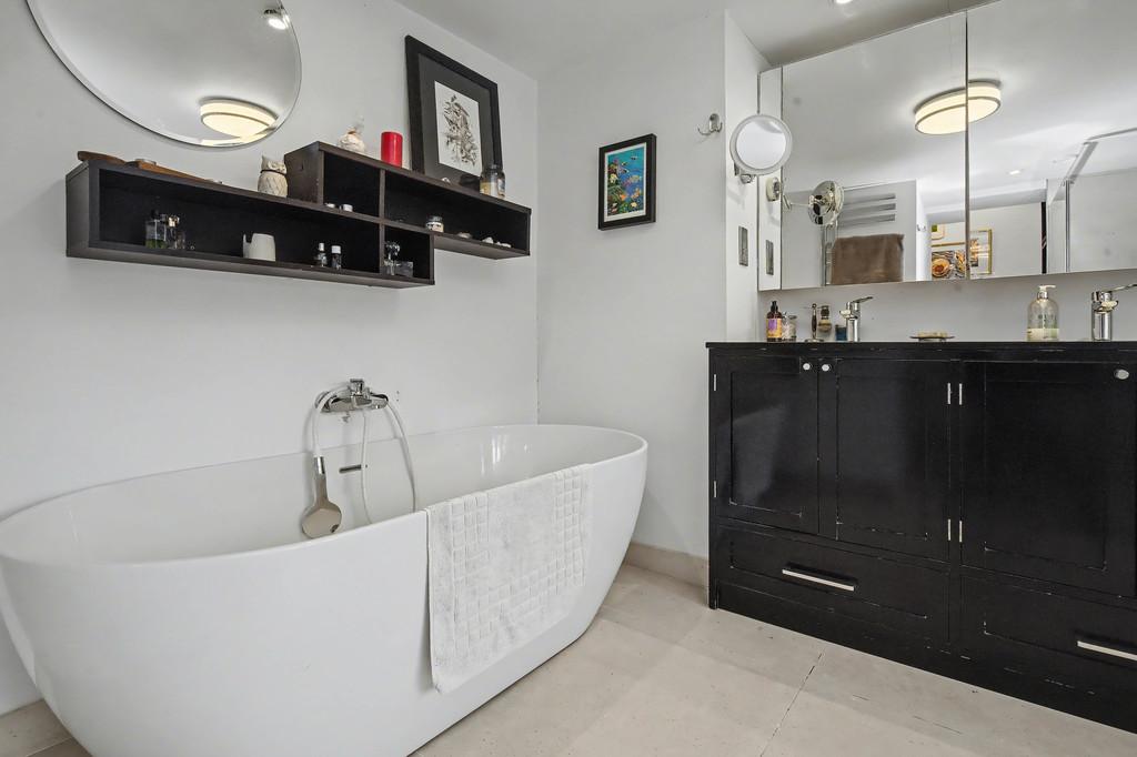 Bathroom - Angle 3