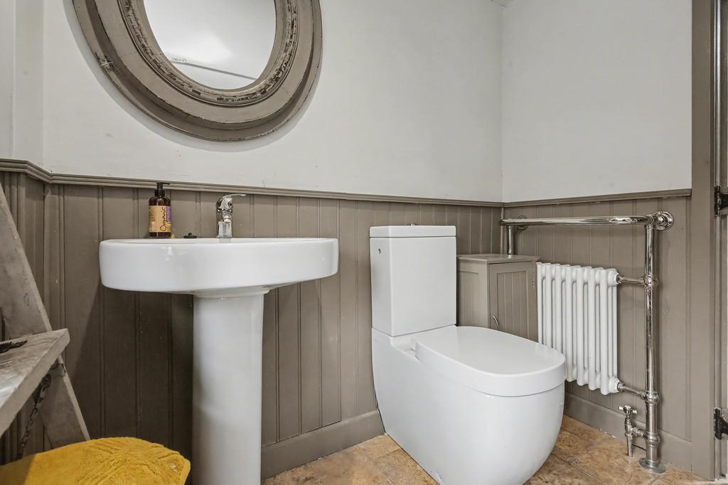 Bathroom 2 - Angle 2