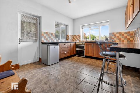 3 bedroom detached bungalow for sale, Manor Way, Whitchurch , Cardiff