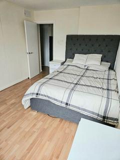 1 bedroom apartment to rent, Cole Gardens, Hounslow TW5