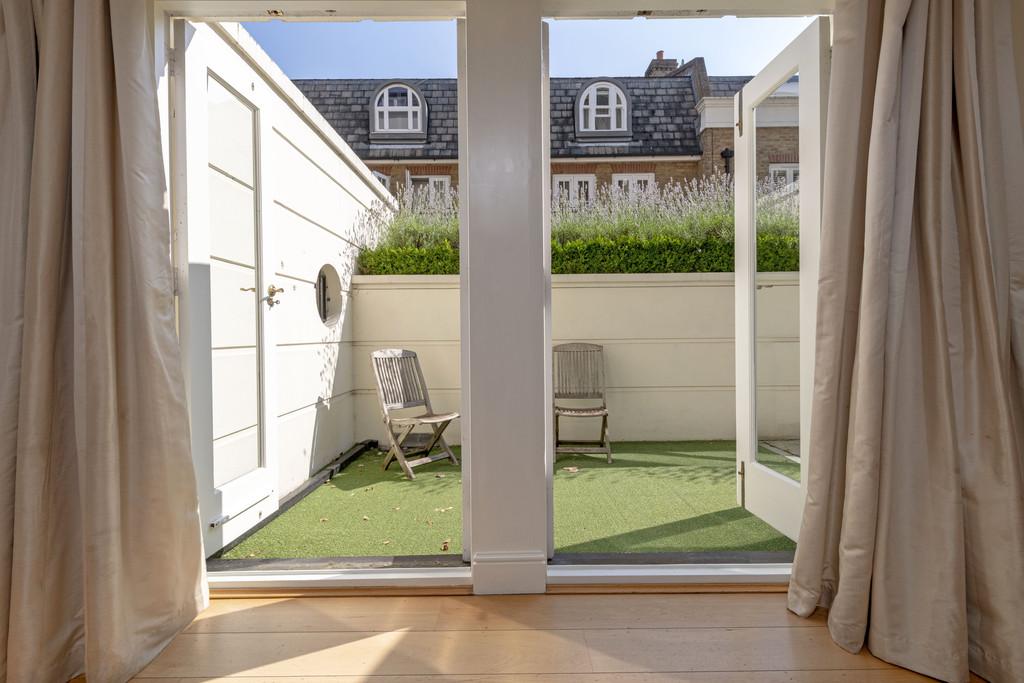 12 Hudson Hse Gdn 2