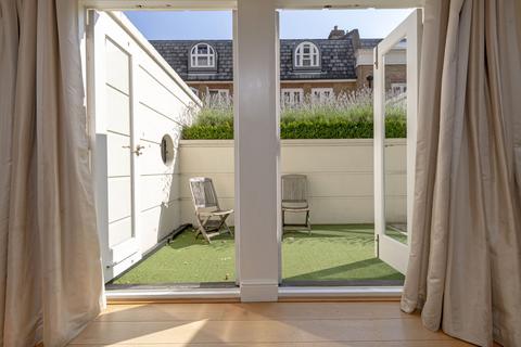 3 bedroom apartment to rent, Hortensia Road, Chelsea, SW10