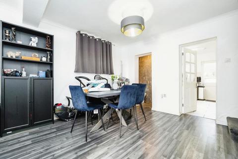 undefined, Beam Avenue, Dagenham, RM10