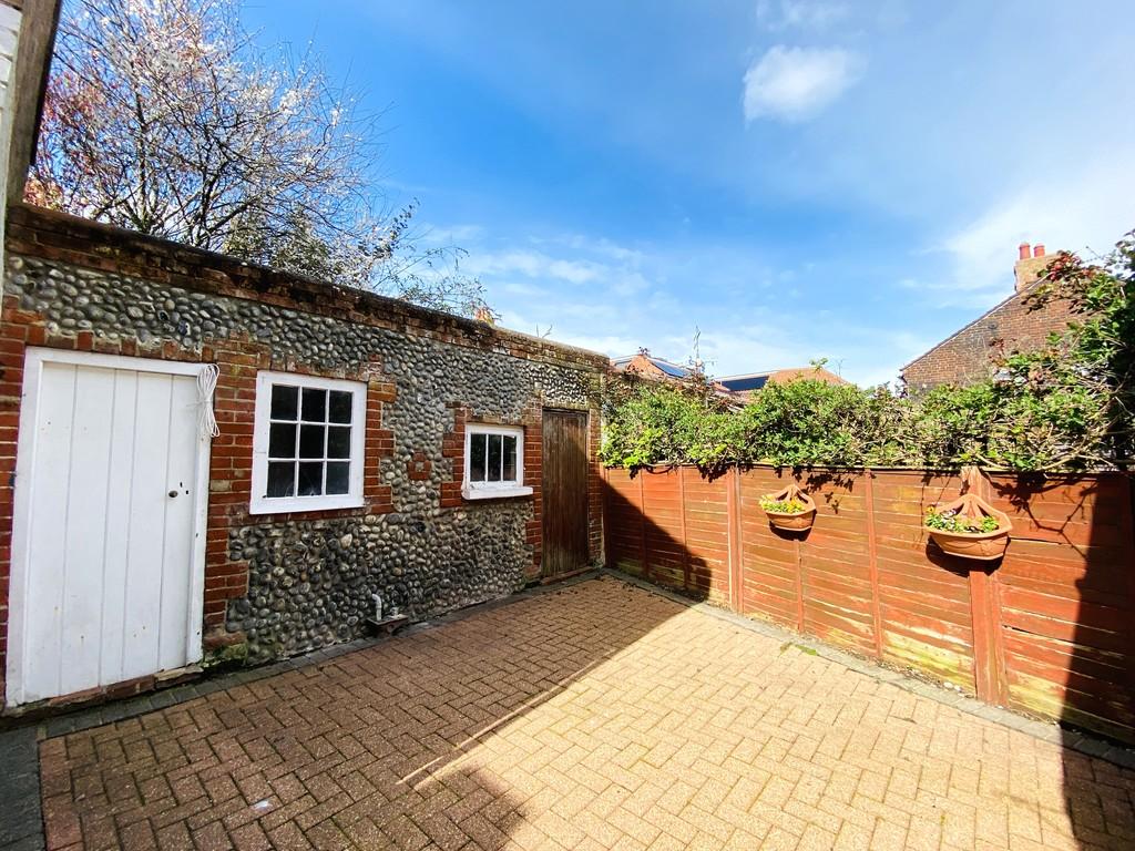 Courtyard and outbuilding