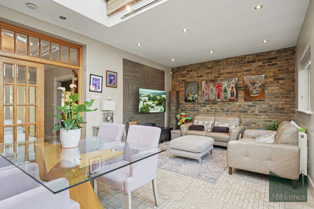 Dining room, fireplace